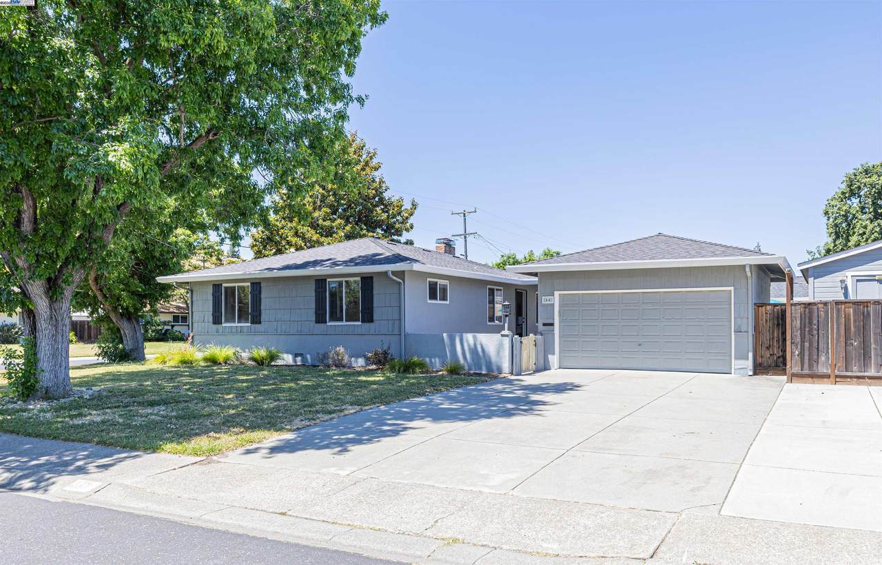 44 Duke Way - Photo 1