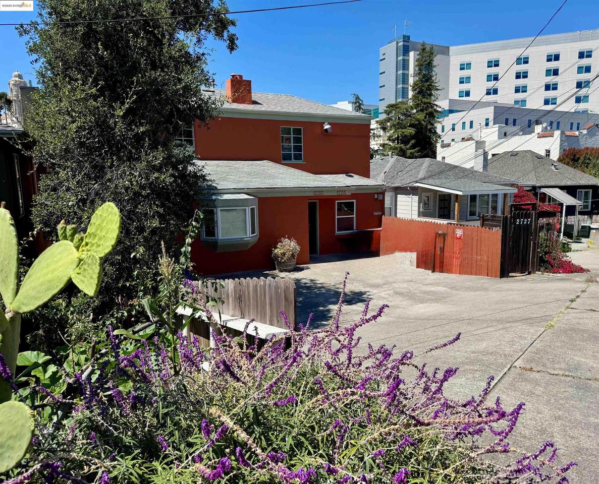 2752 14Th Ave - Photo 1
