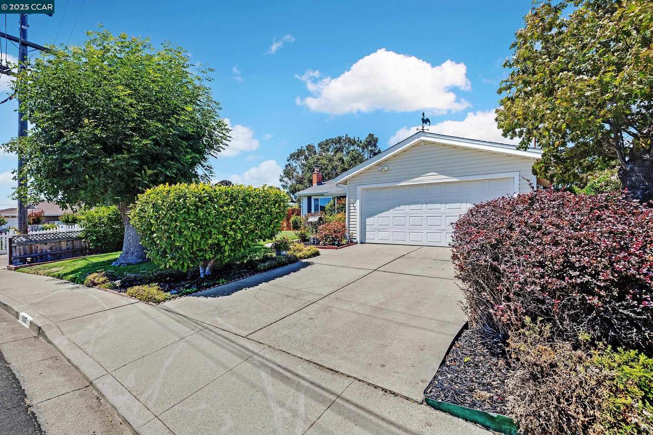2107 Murphy Dr - Photo 1