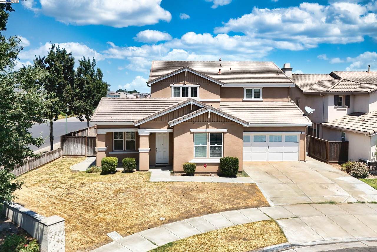 1069 Dry Creek Ct - Photo 1