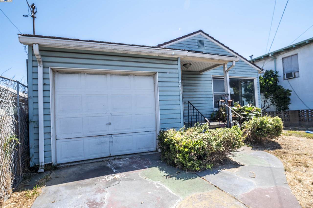 9638 E St - Photo 1