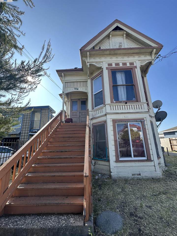 1538 39th Avenue - Photo 1
