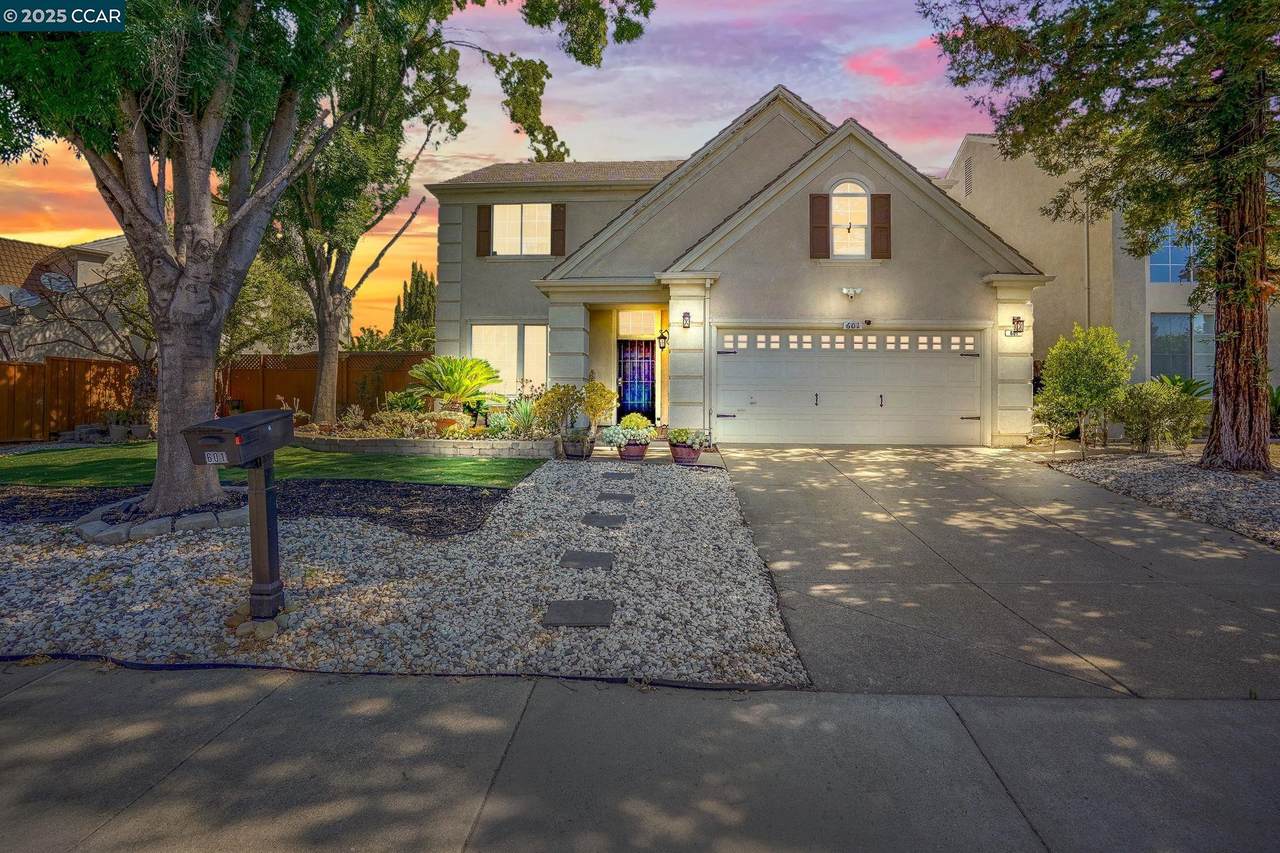 601 Burwood Way - Photo 1