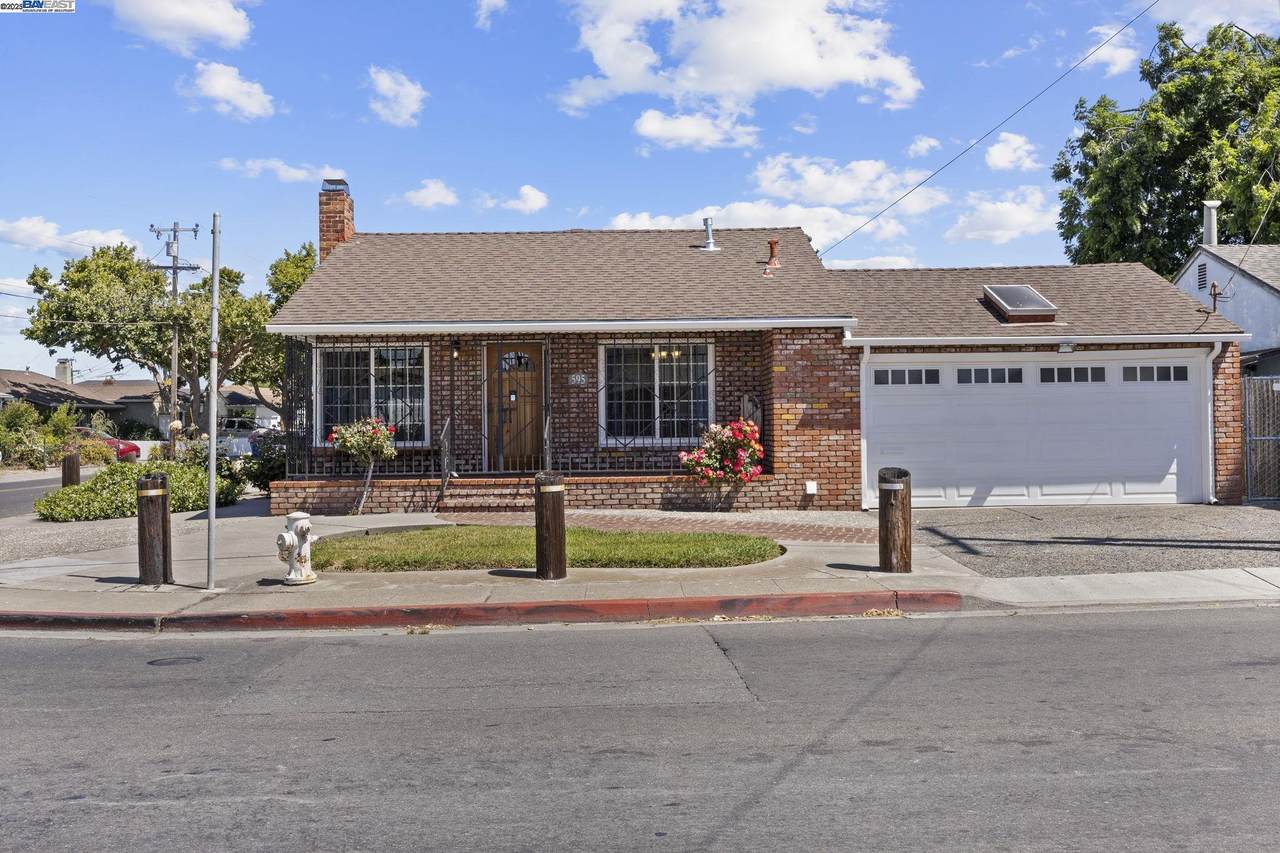 595 Beatrice St - Photo 1