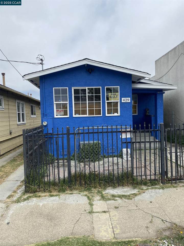429 Barrett Ave - Photo 1