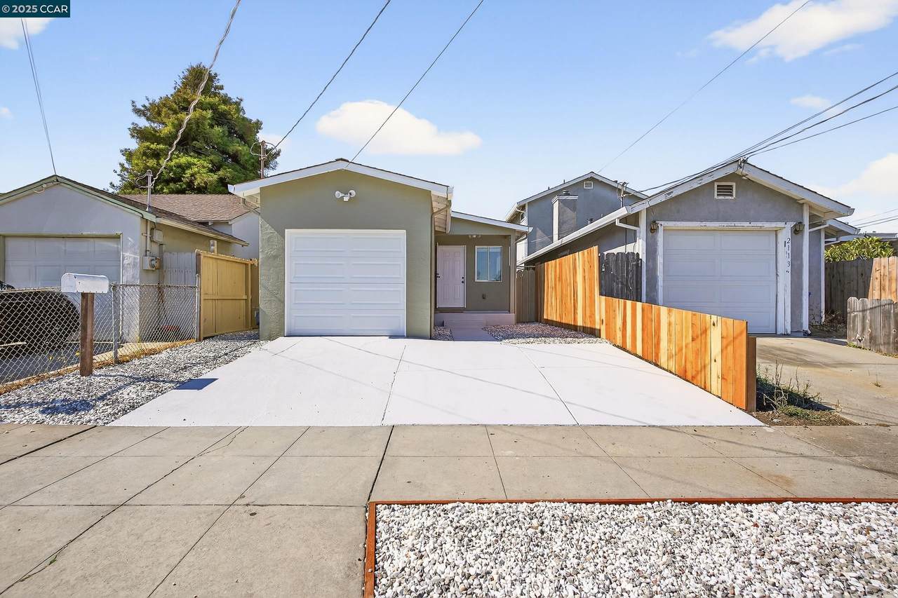 2109 Maine Ave - Photo 1