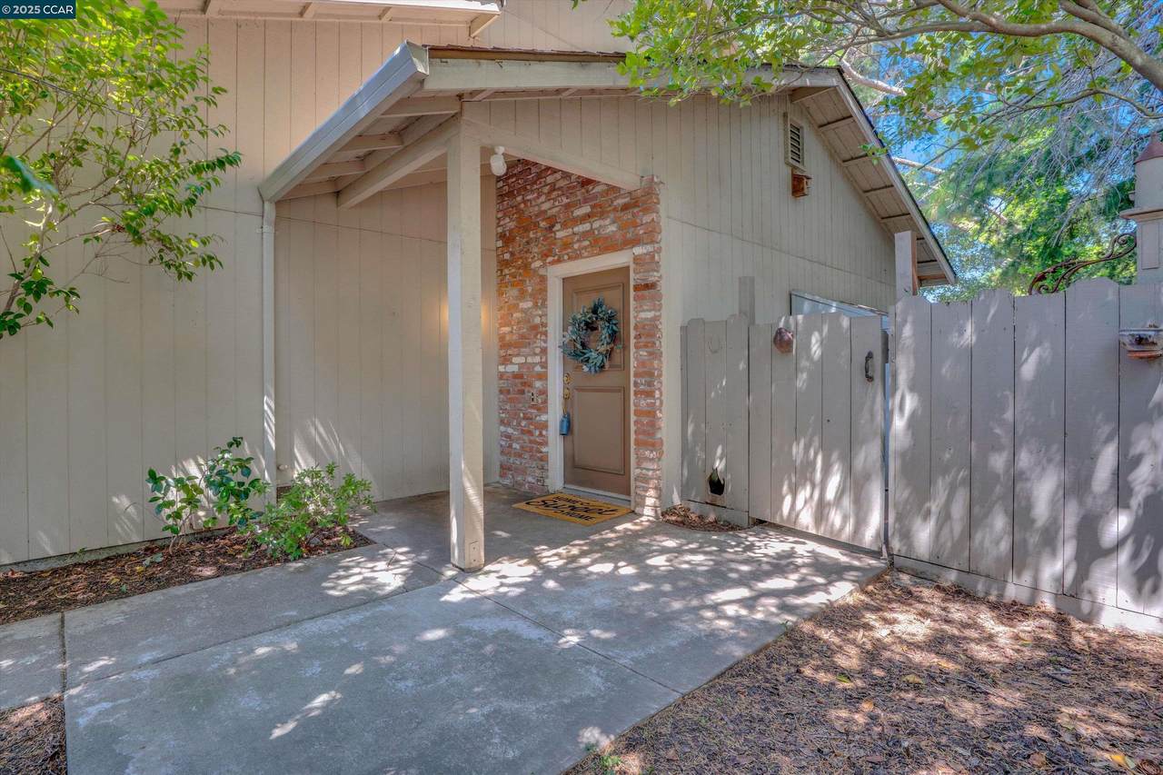 663 Abrigo Ct - Photo 1