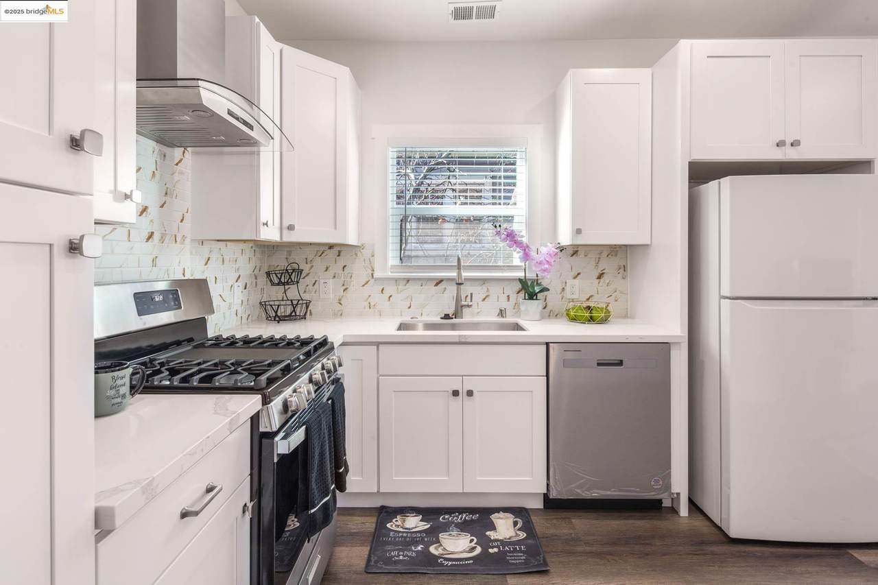 1226 50Th Ave - Photo 1