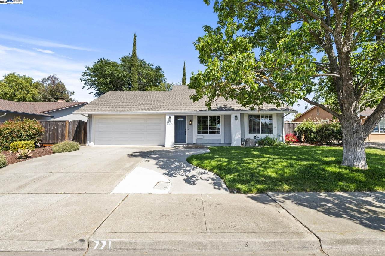 771 Hagemann Dr - Photo 1