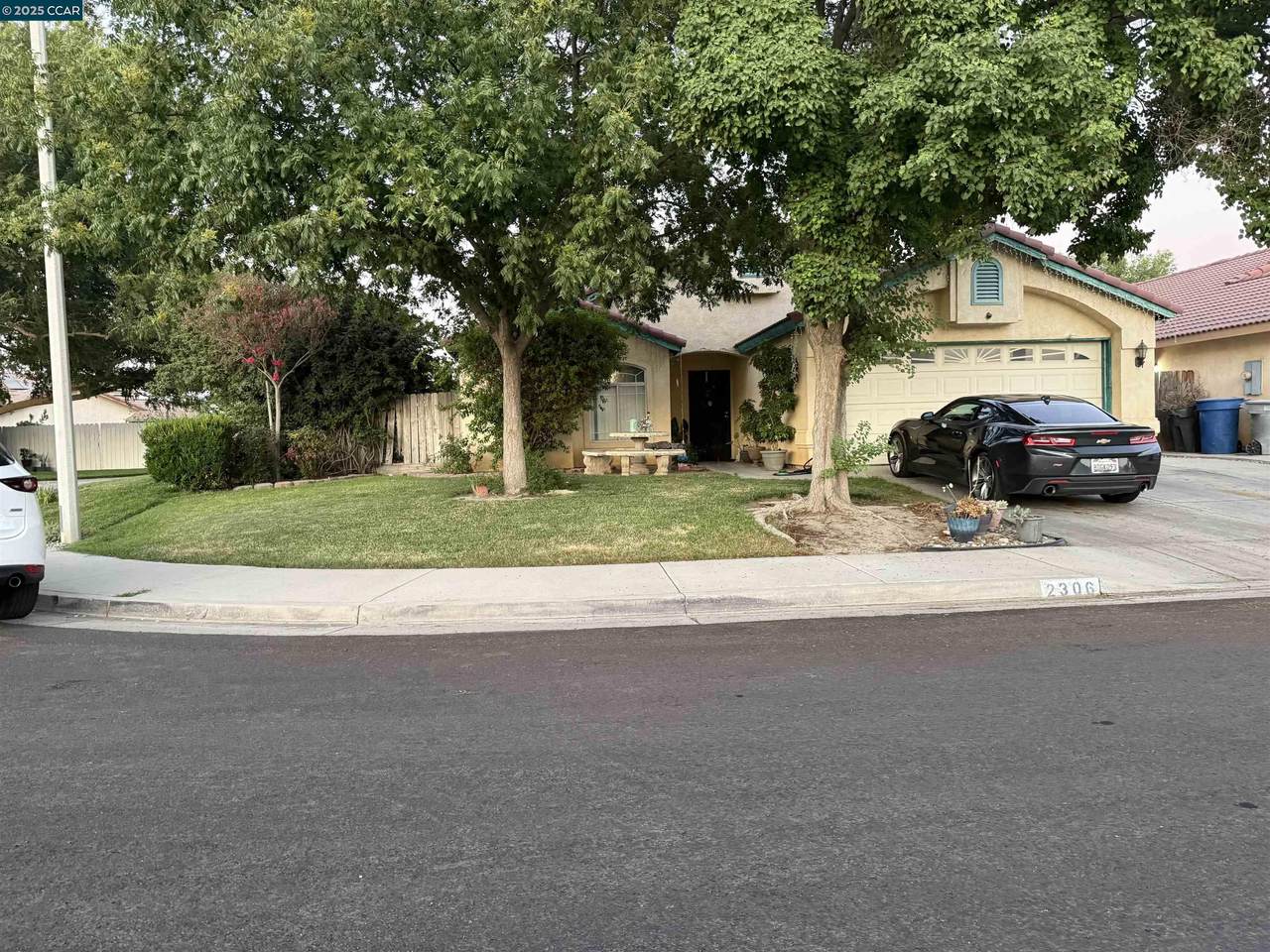 2306 River Ct - Photo 1