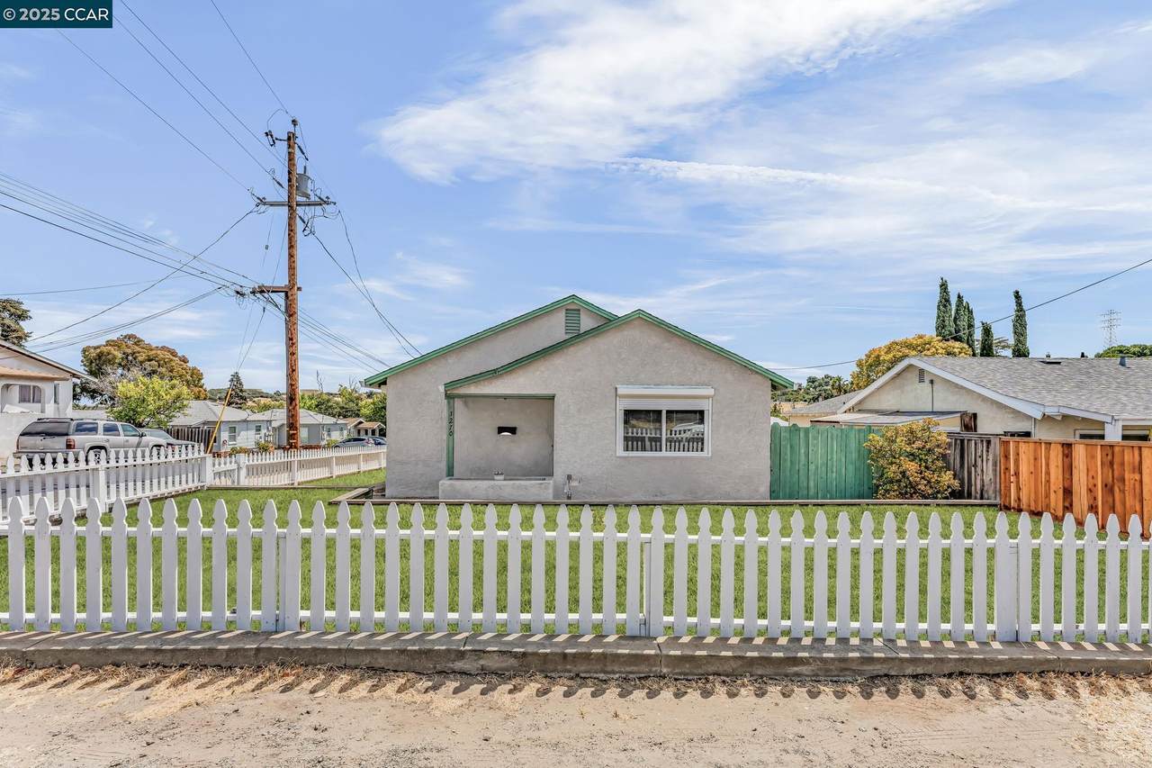 1270 Santa Fe Ave - Photo 1