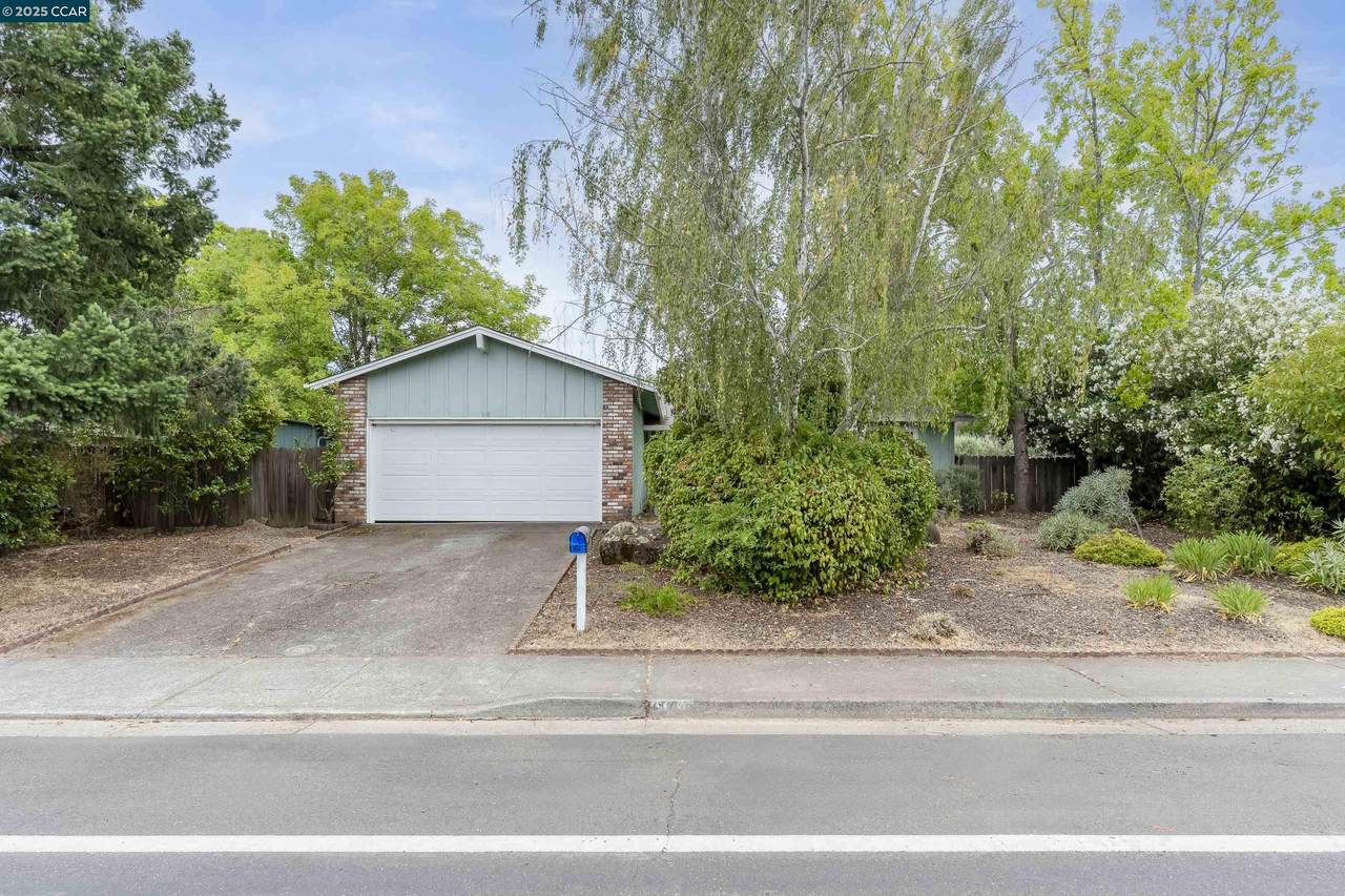 969 Valley View St - Photo 1