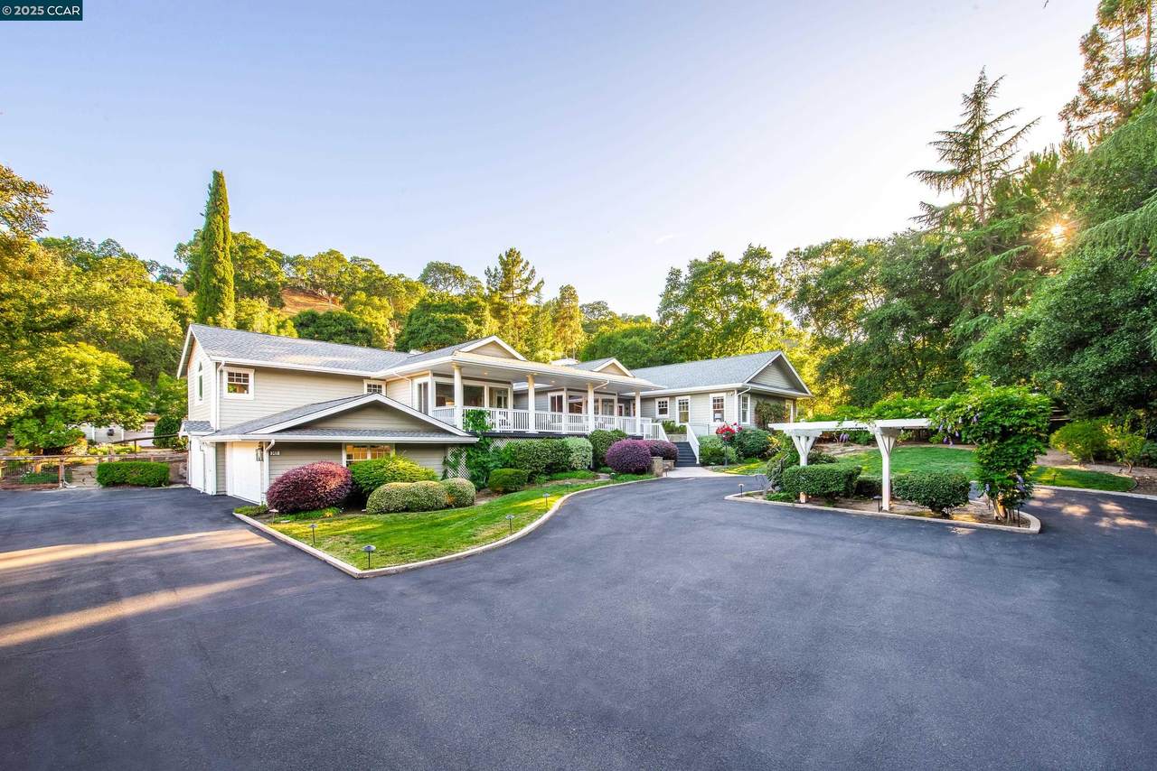 3421 Echo Springs Road - Photo 1