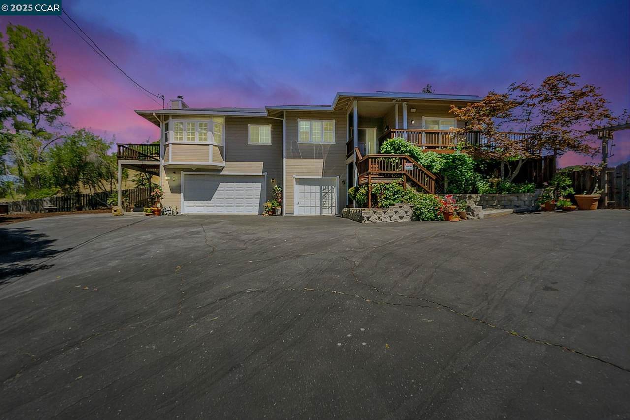 631 La Vista Rd - Photo 1