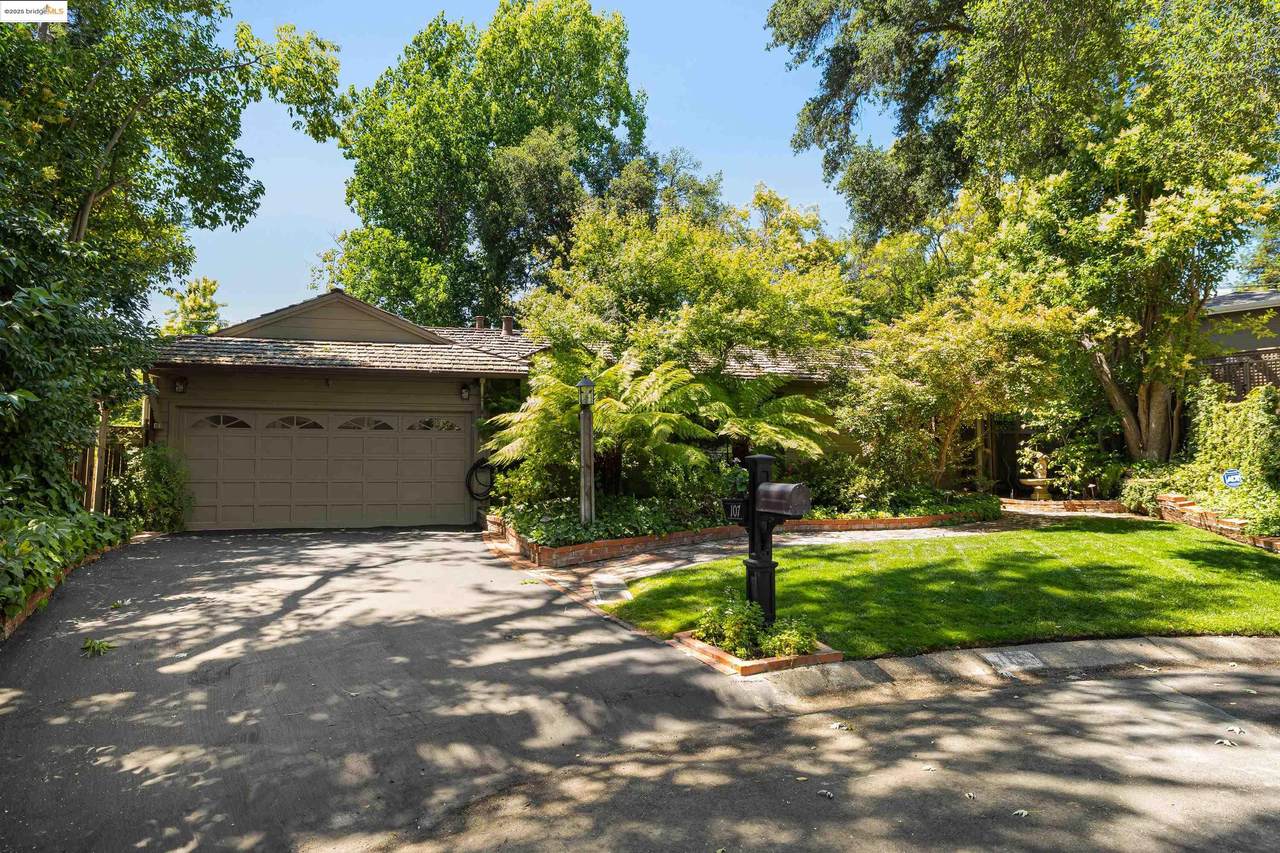 107 Burns Ct - Photo 1