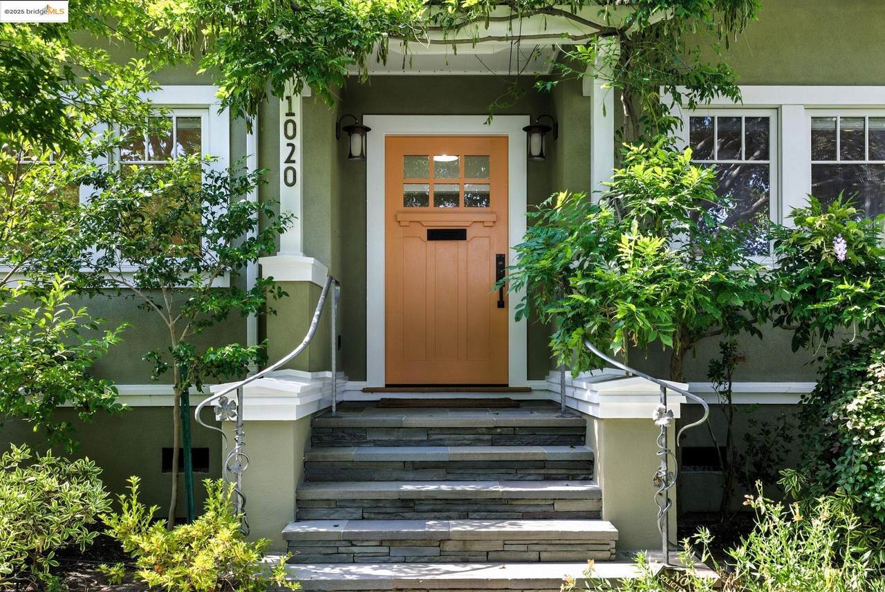 1020 Channing Ave - Photo 1