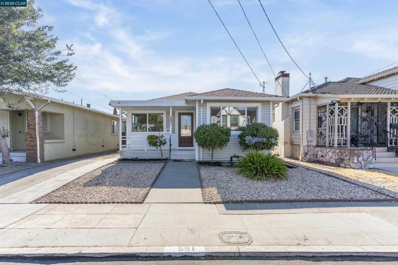 551 30Th St - Photo 1