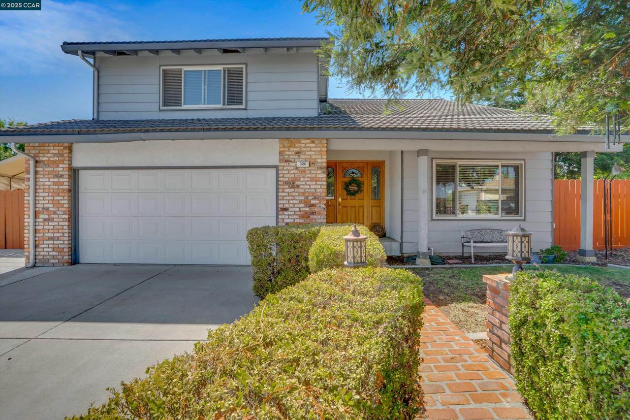 920 Gloucester Ct - Photo 1