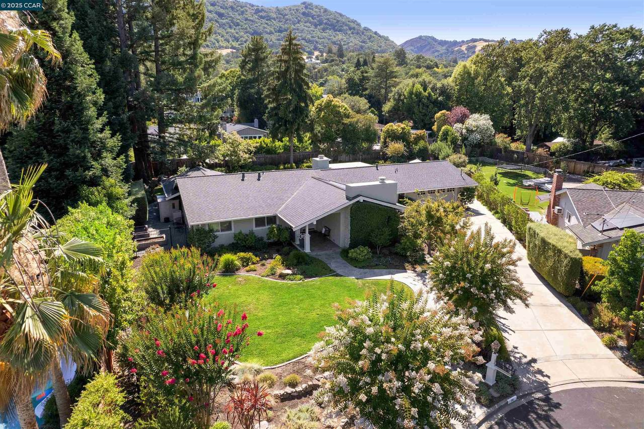 32 Diamond Ct - Photo 1