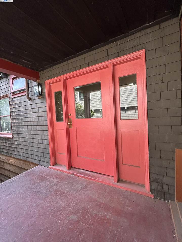 2670 Parker St - Photo 1