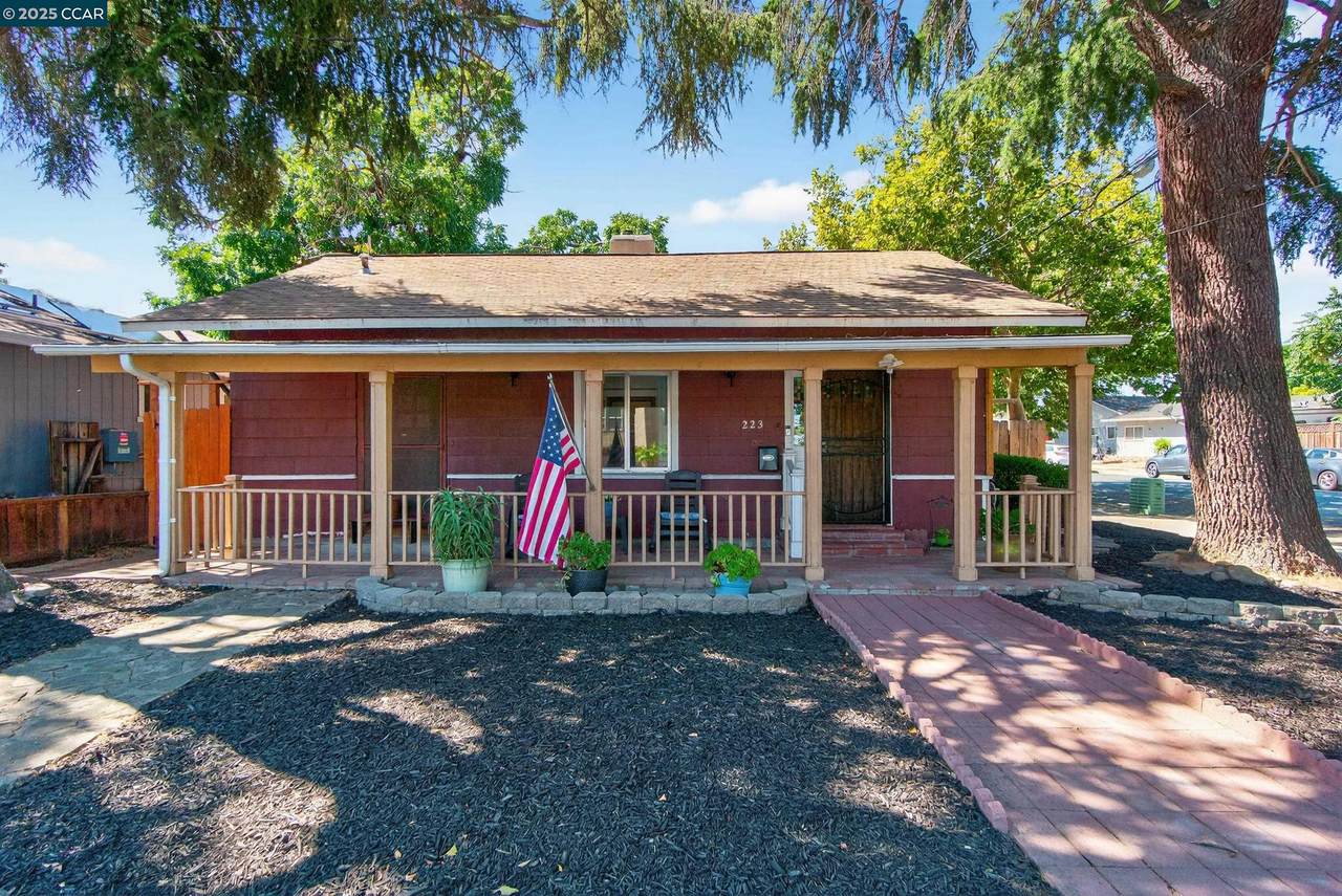 223 5Th St - Photo 1