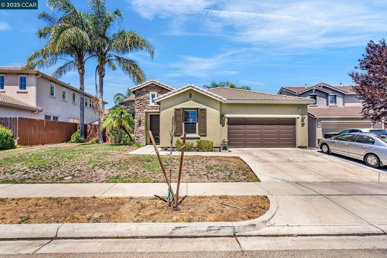 1325 Beaver Creek Dr - Photo 1