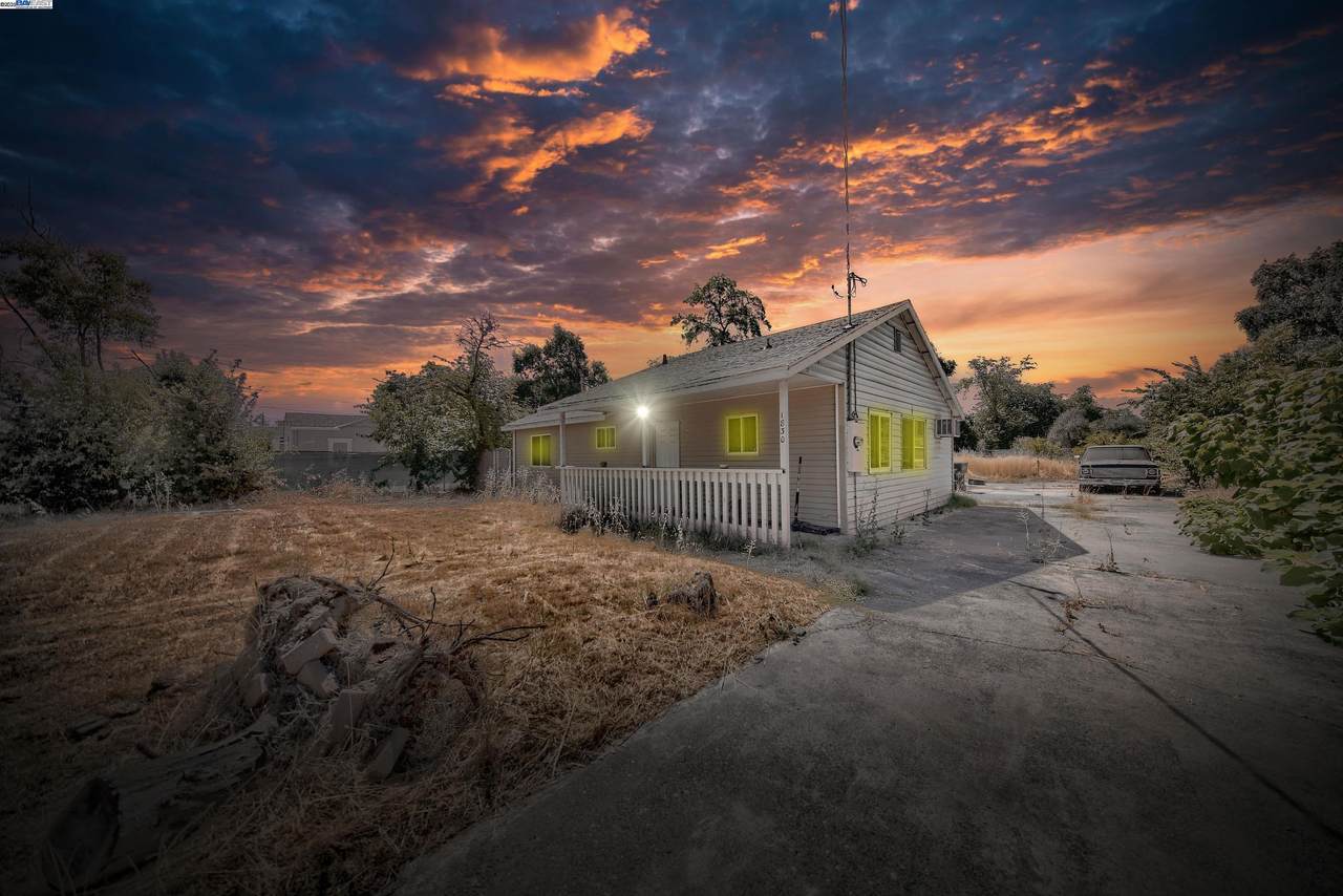 1830 South Ave - Photo 1