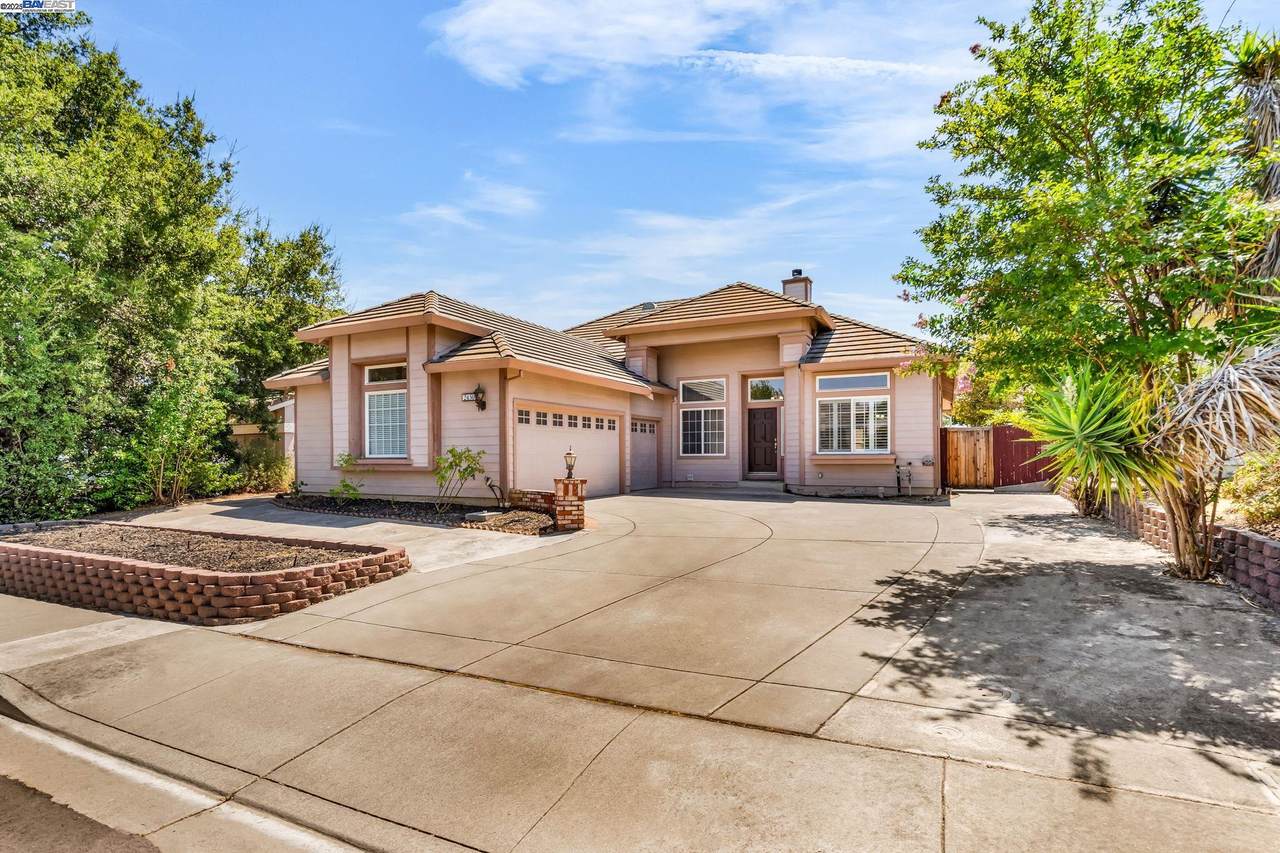 2450 Palm Ct - Photo 1