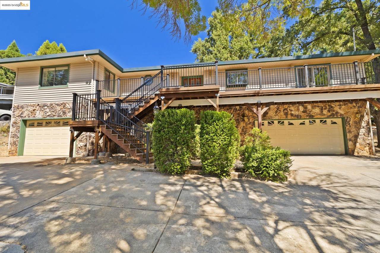 20059 Pleasant View Dr. - Photo 1