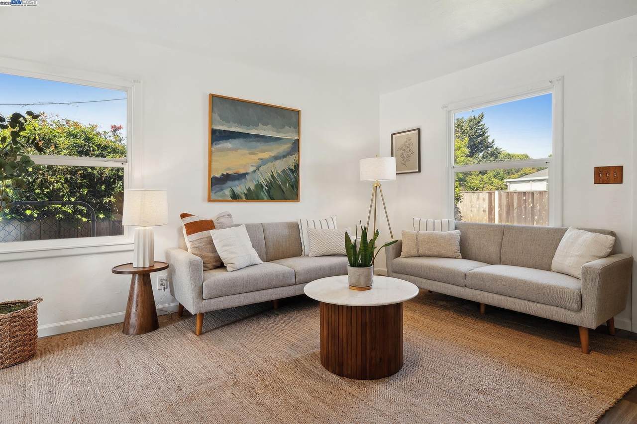 108 Cypress St - Photo 1