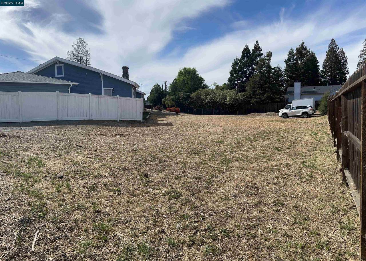 0 Walnut Ave - Photo 1