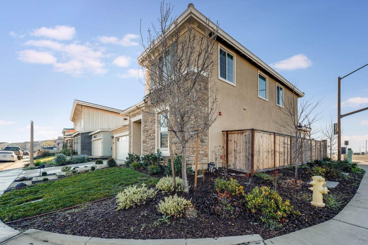 1305 Stark Bridge Rd - Photo 1