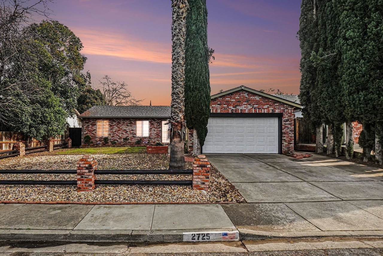 2725 Entrada Cir - Photo 1