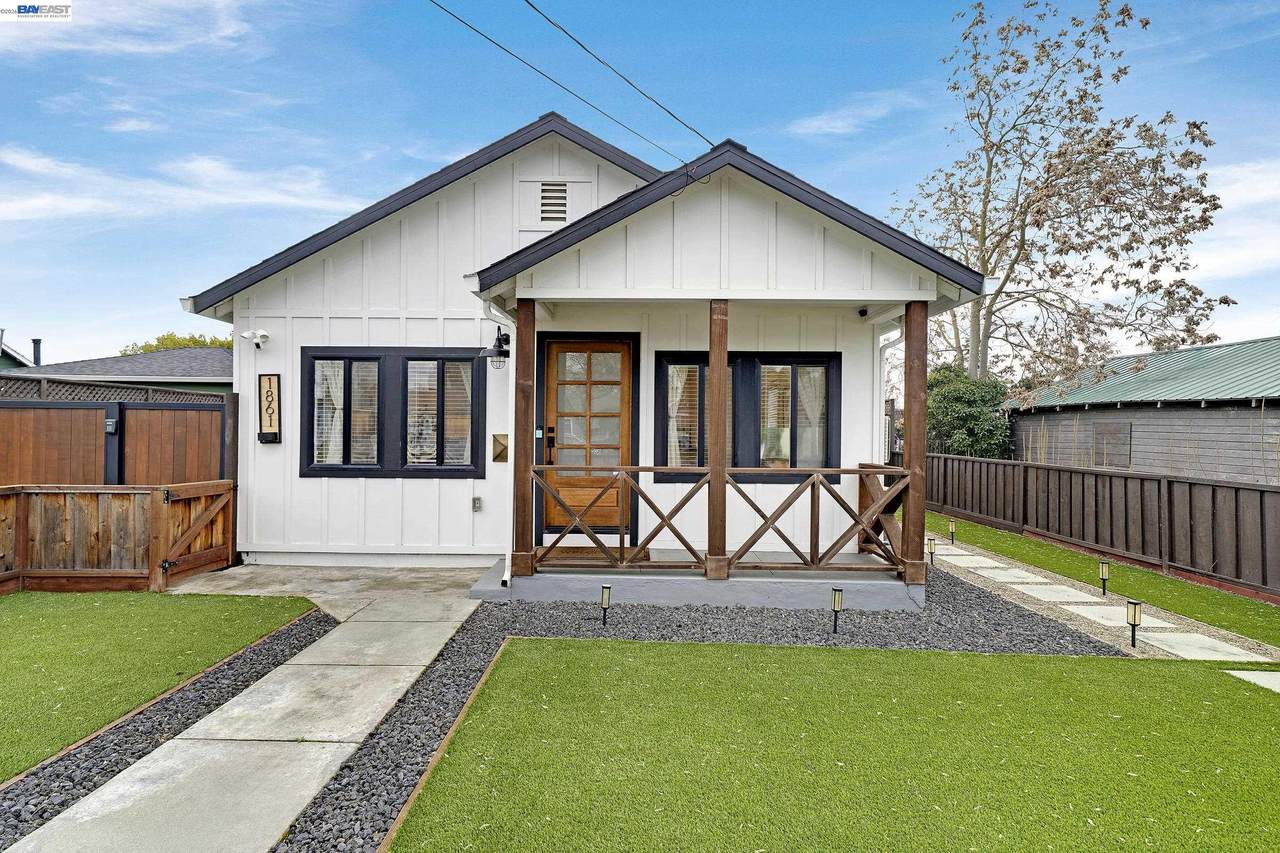 1861 Linden St - Photo 1