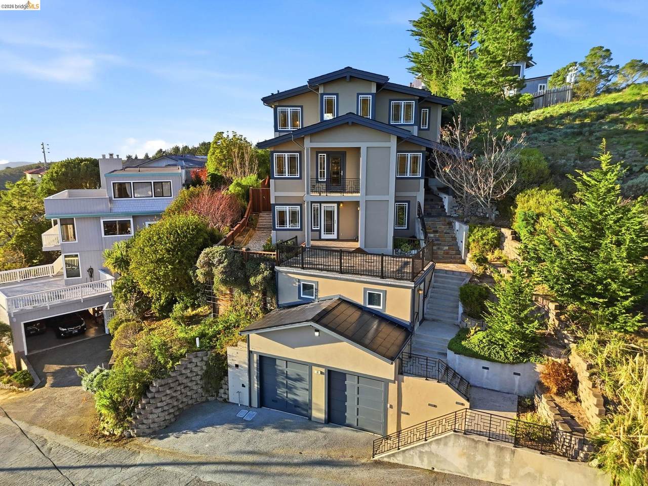 107 Dolphine Ave - Photo 1