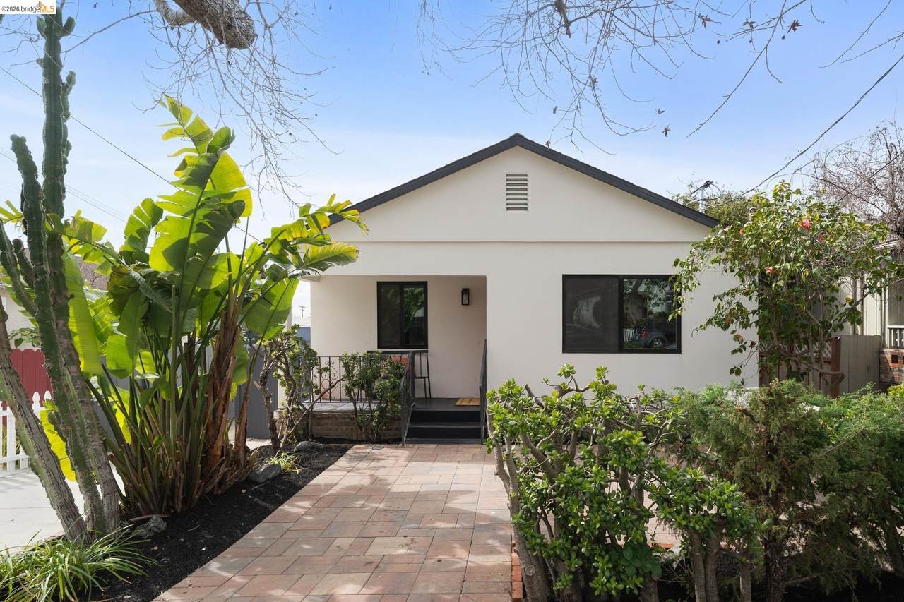 1009 Everett St - Photo 1