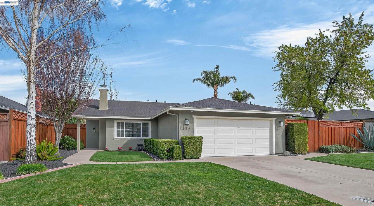 732 Hazel St - Photo 1