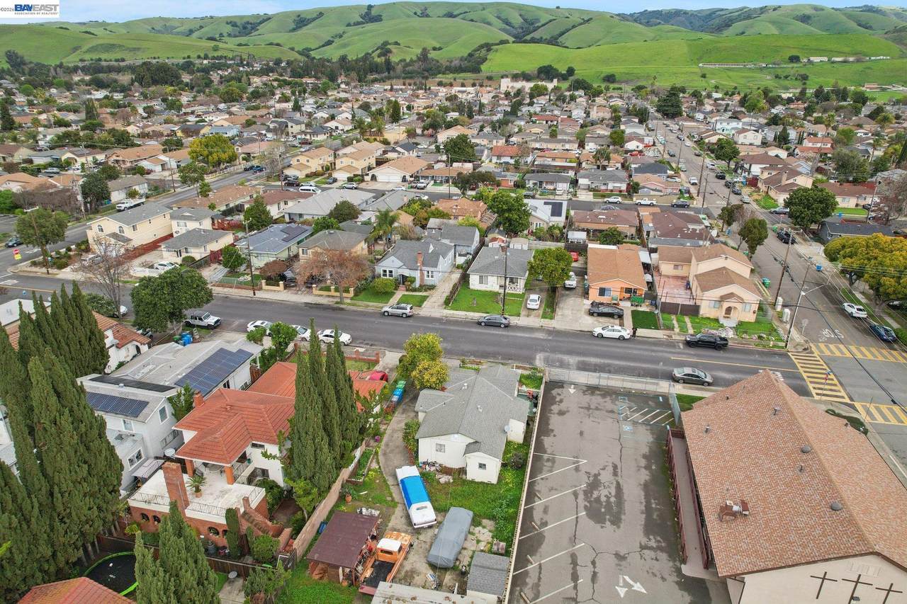 33545 9Th St - Photo 1