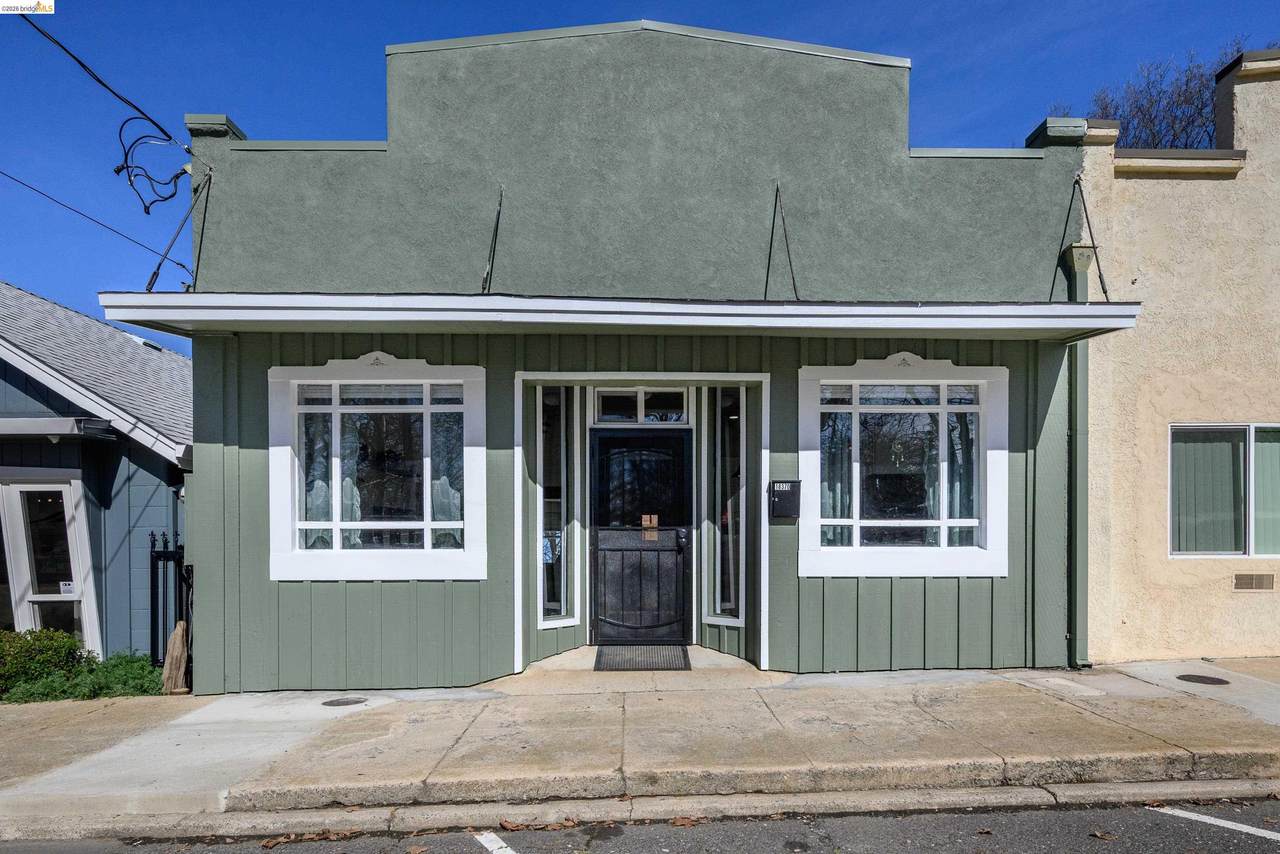 18370 Bay Ave - Photo 1