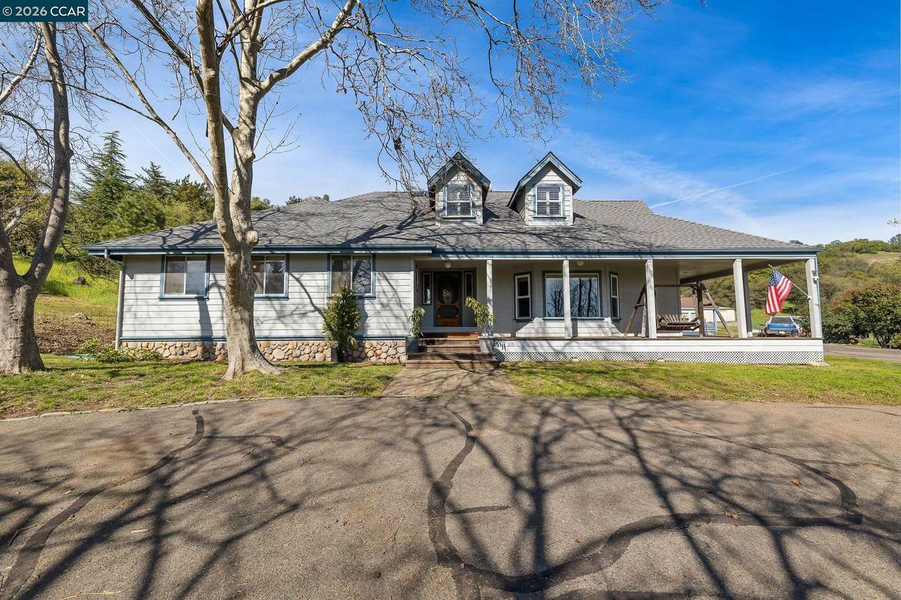 1055 Itow Ct - Photo 1