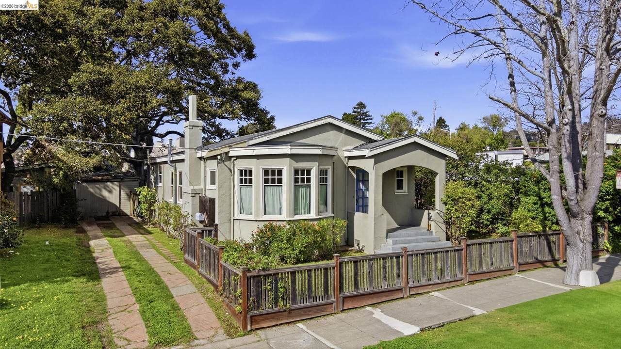 1529 Ada St - Photo 1