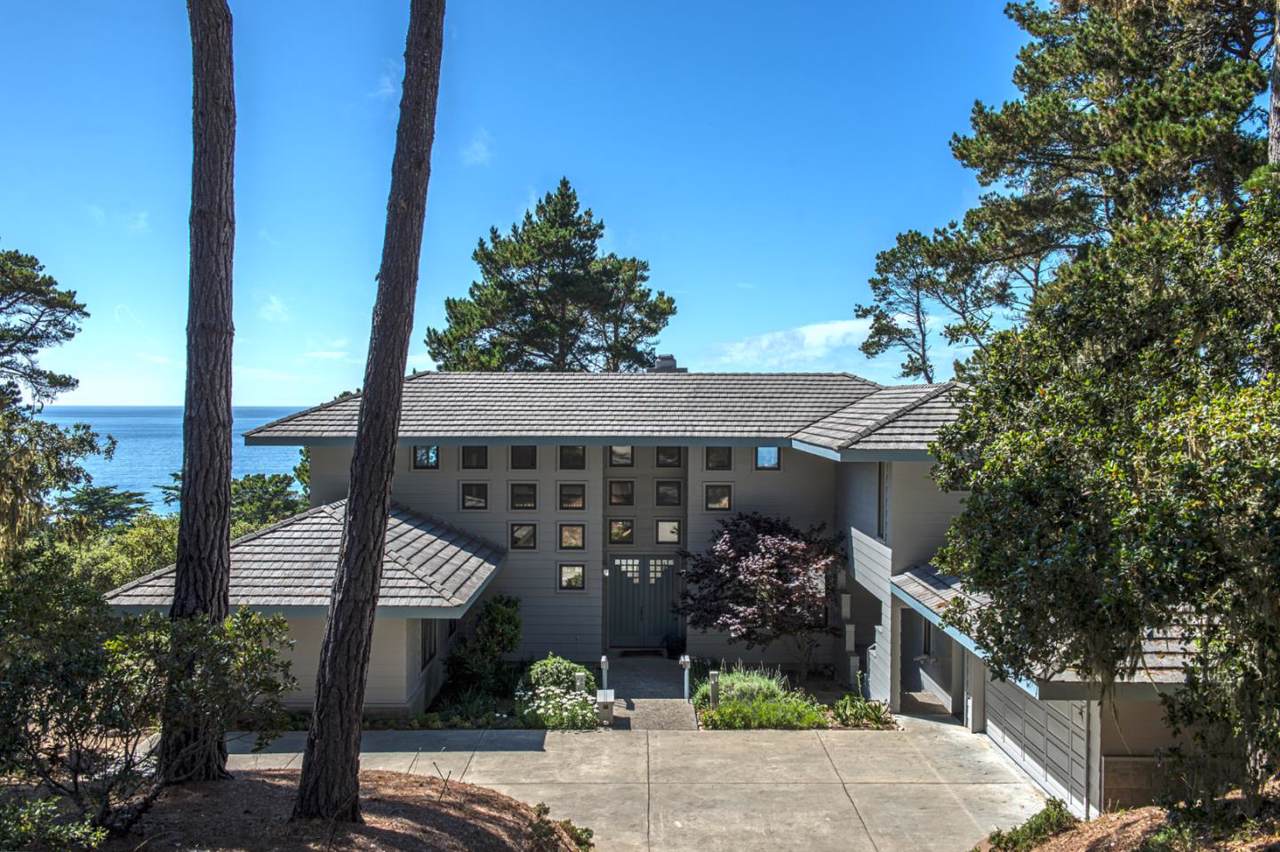 228 Peter Pan Road - Photo 1