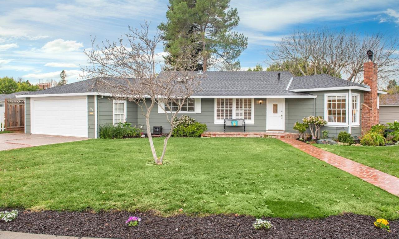 276 Hedge Road - Photo 1