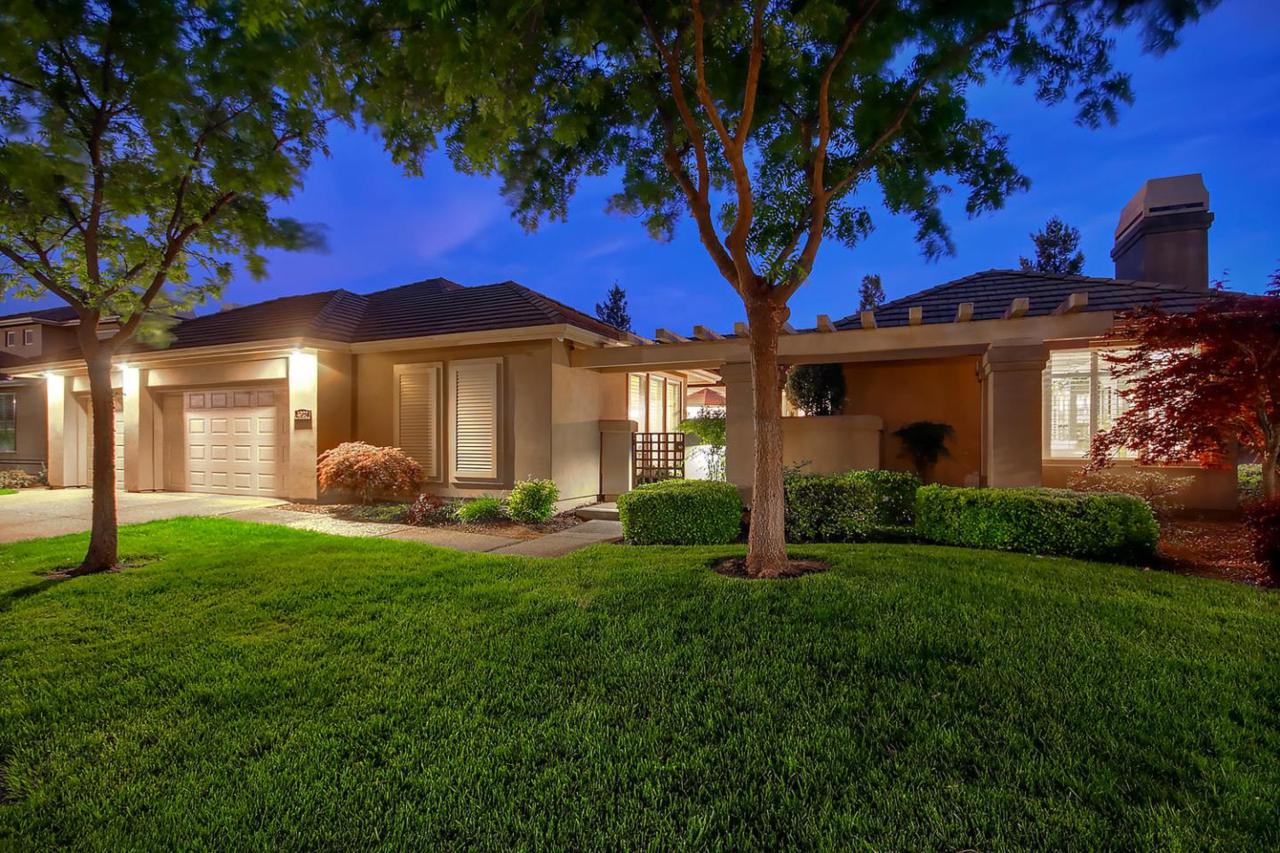 4932 Golf Course Circle - Photo 1