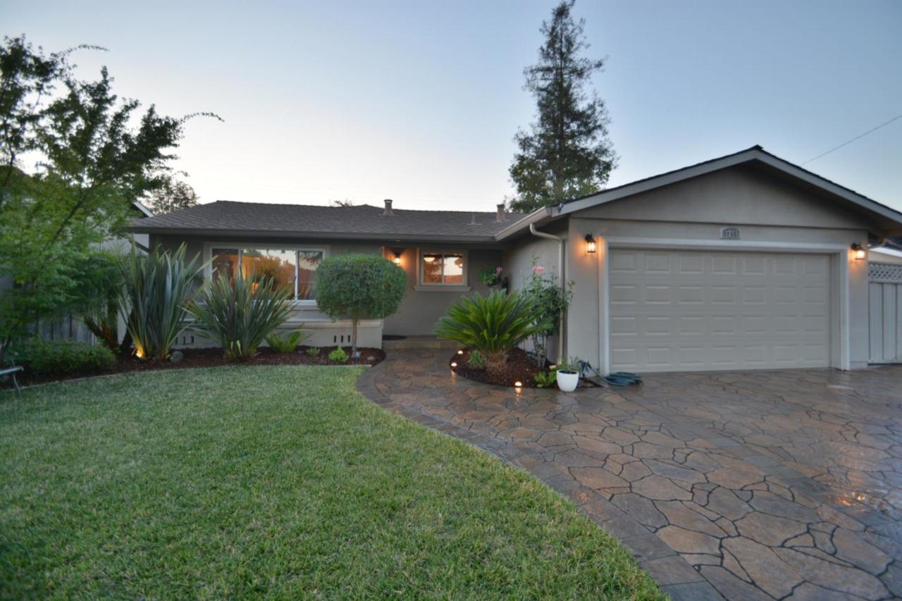1255 Dorchester Lane - Photo 1