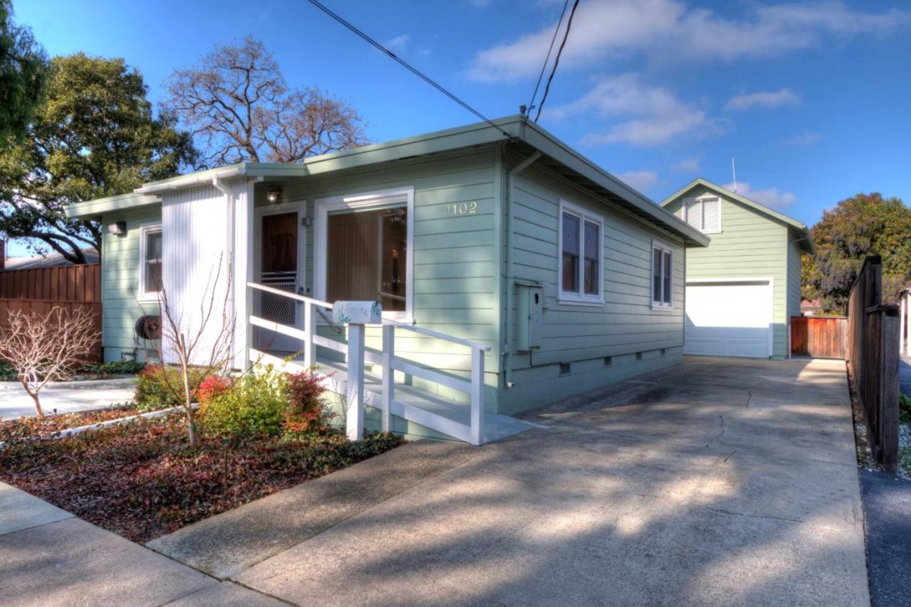 1102 Vera Avenue - Photo 1
