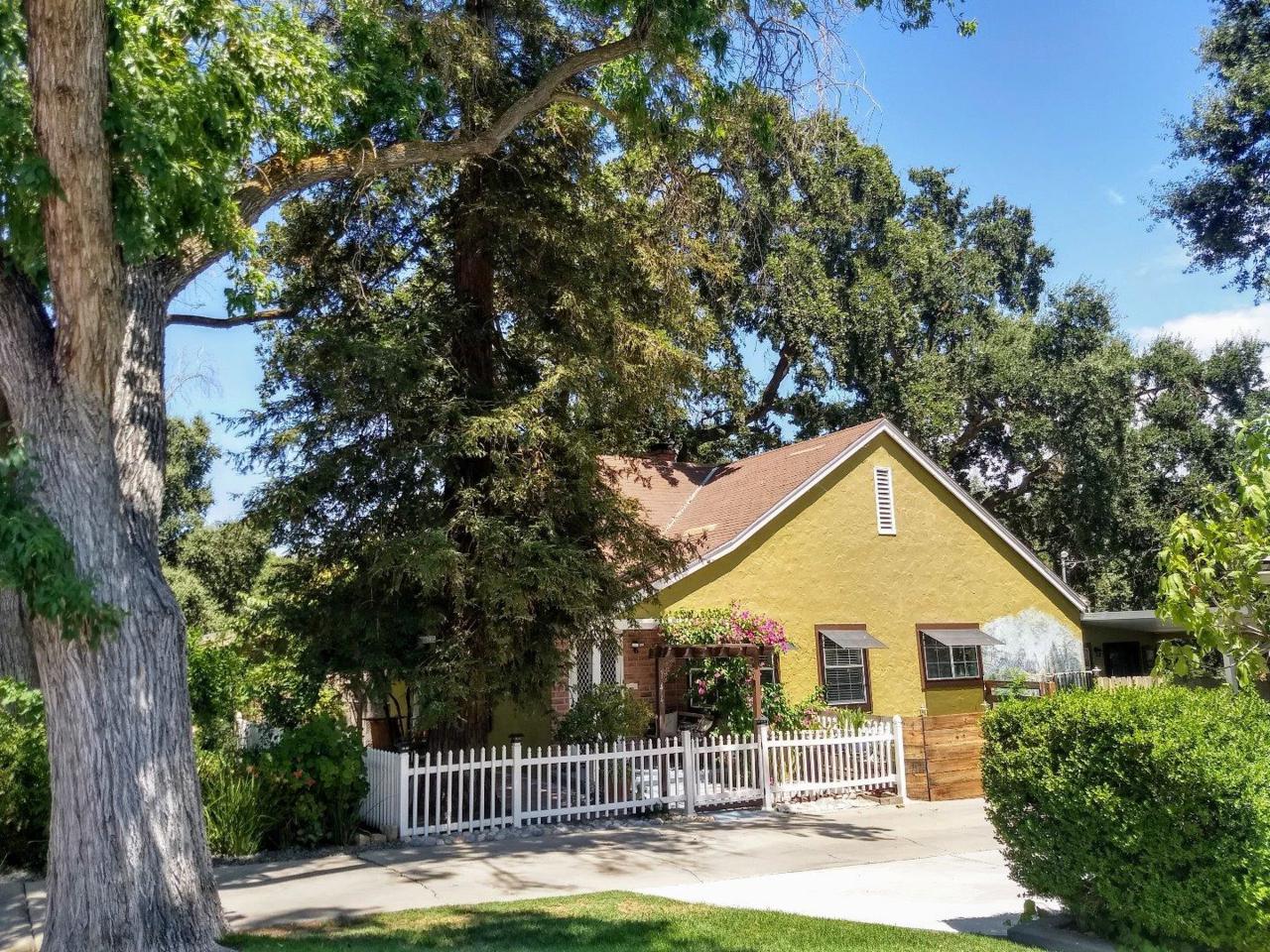 144 Loma Vista Way - Photo 1