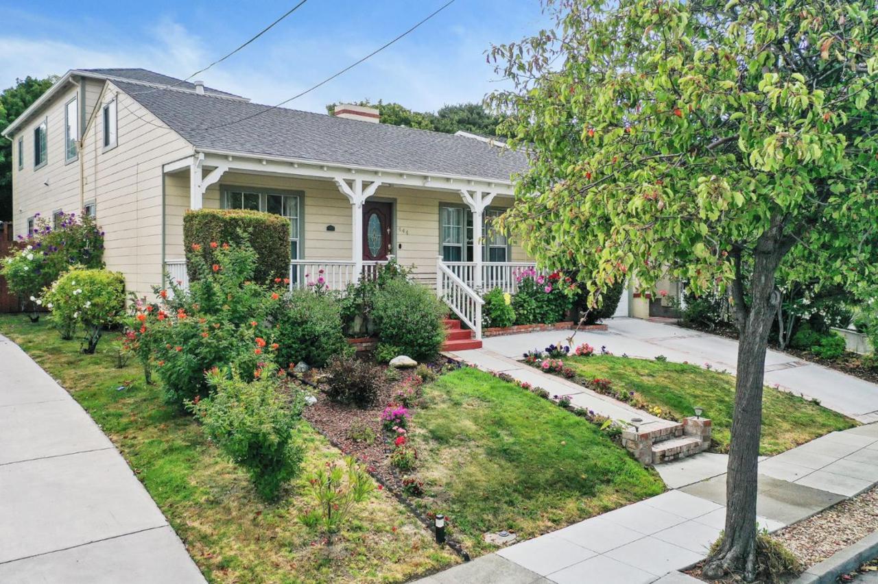 444 Cherry Avenue - Photo 1