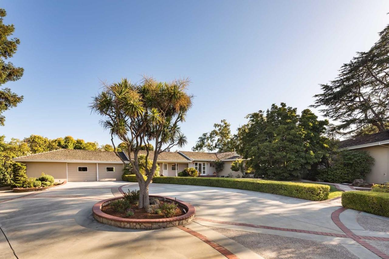 500 Valley View Drive - Photo 1