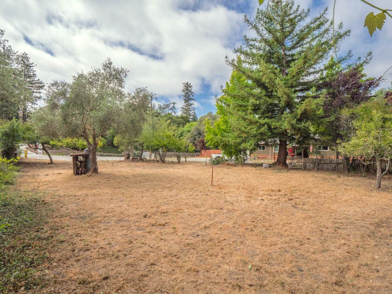 180 Isbel Drive - Photo 1